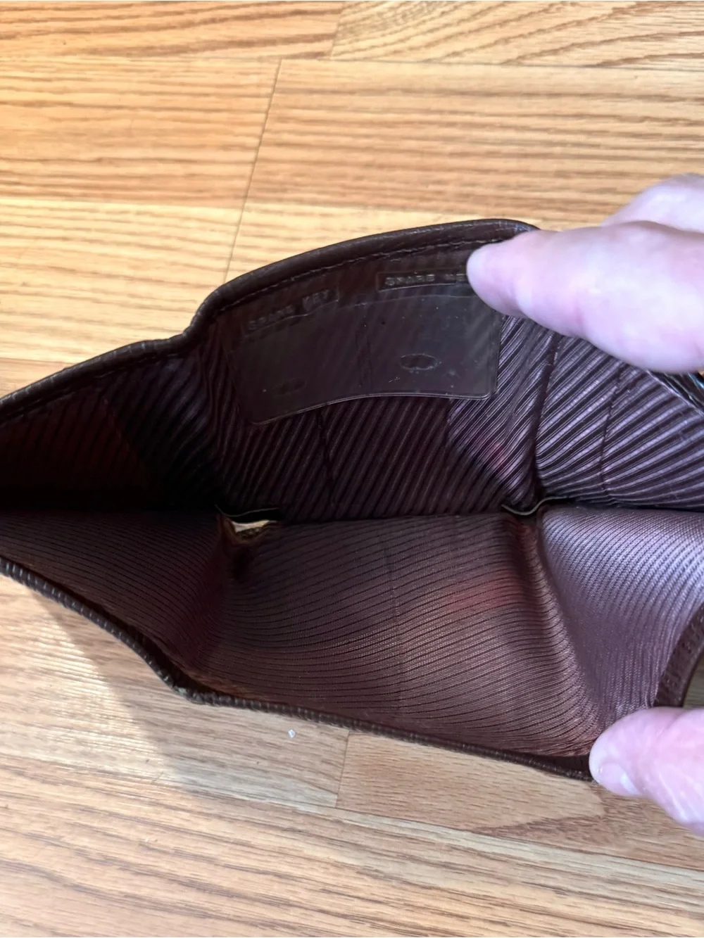 Vintage Prince Gardner Genuine Pebbled Pigskin Trifold Wallet.Made in the USA